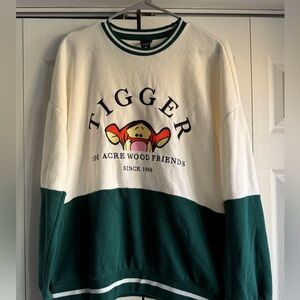 Tigger box lunch crew neck